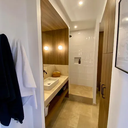 Quatorze - Centre-ville, Lumineux, Vue Degagee Apartament *